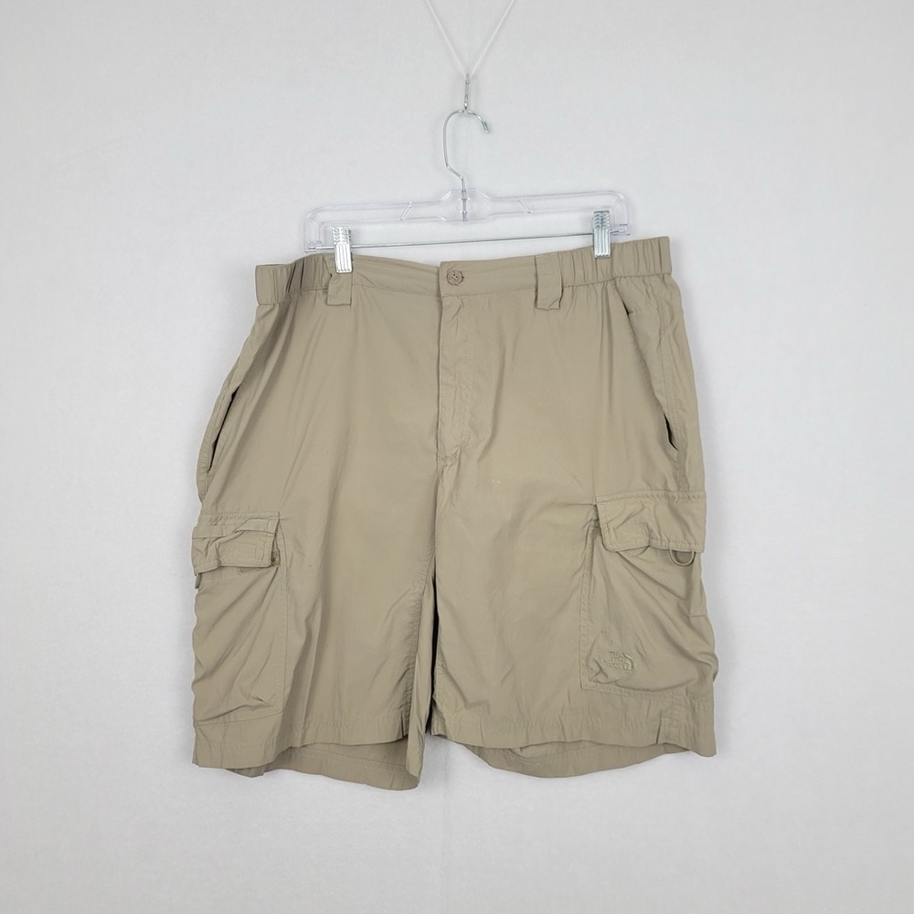The North Face Men’s XL Khaki Shorts outdoors Athletic Casual